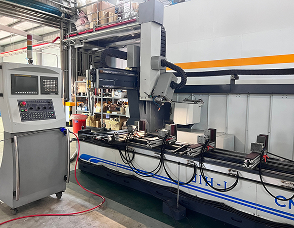 四軸加工中心機2 JIH-CNC6500S